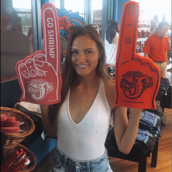 Meet your Posher, Amber - Picture 2 of 8